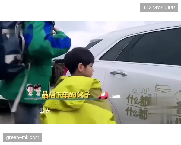 袁悦训练完直接啃冰棒,这自律和放纵的切换也太真实了 袁悦训练完直接啃冰棒,这自律和放纵的切换也太真实了